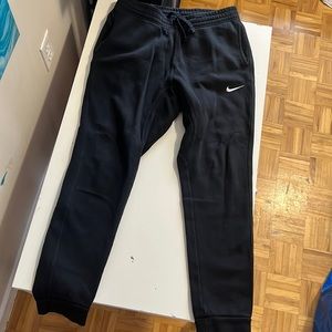 Nike black sportswear club fleece sweatpants size medium